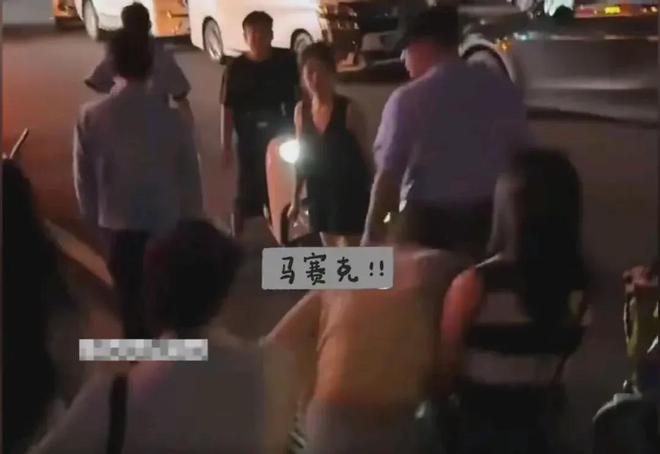 老公出轨带小三吃烤串被老婆定位发现全程火力输出太猛了！(图9)
