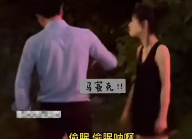 男子带“新女友”吃火锅被抓包原配当场大打出手场面一顿混乱(图3)
