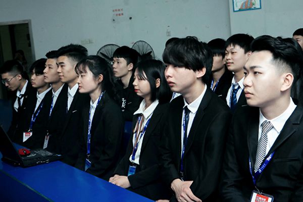 Web前端开发这个专业薪资待遇怎么样就业的方向广吗？(图2)