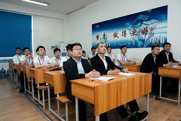 Web前端开发这个专业薪资待遇怎么样就业的方向广吗？(图1)
