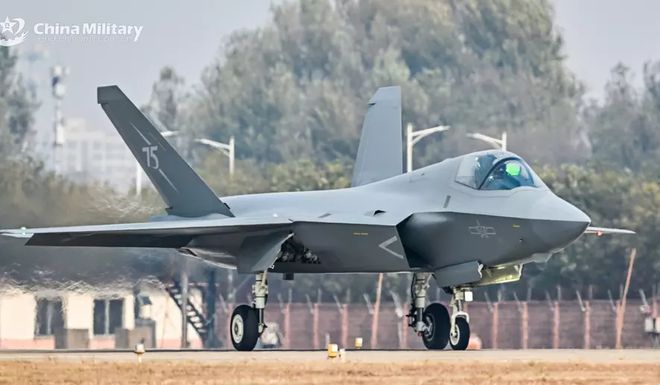 有这种好事？最好的苏-27在中国最好的F-35也在中国！(图12)