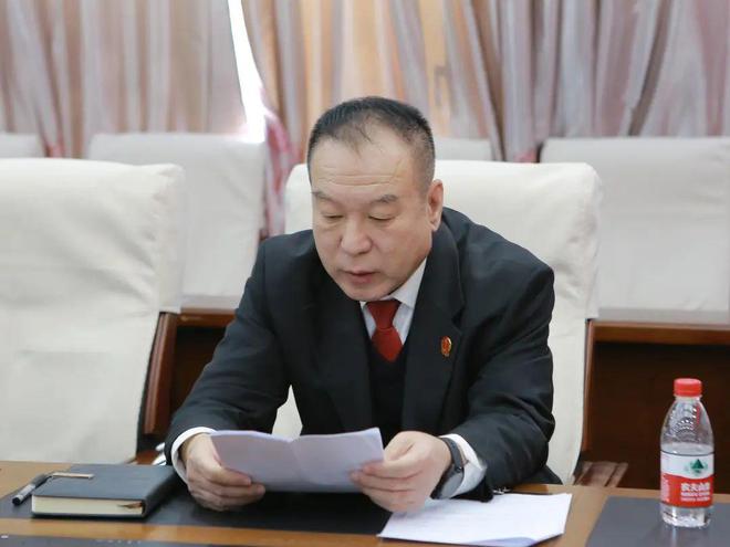 基层动态•东洲区法院立案庭召开2024年度工作总结2025年工作部署会议暨“五评五促五提升”推进会议(图1)