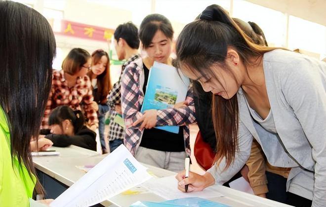 2024高校毕业生为1179万同比增长21万发布26条举措稳就业(图2)