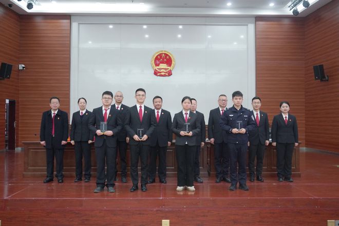 常德鼎城法院召开2024年度总结表彰暨2025年度工作部署会议(图2)
