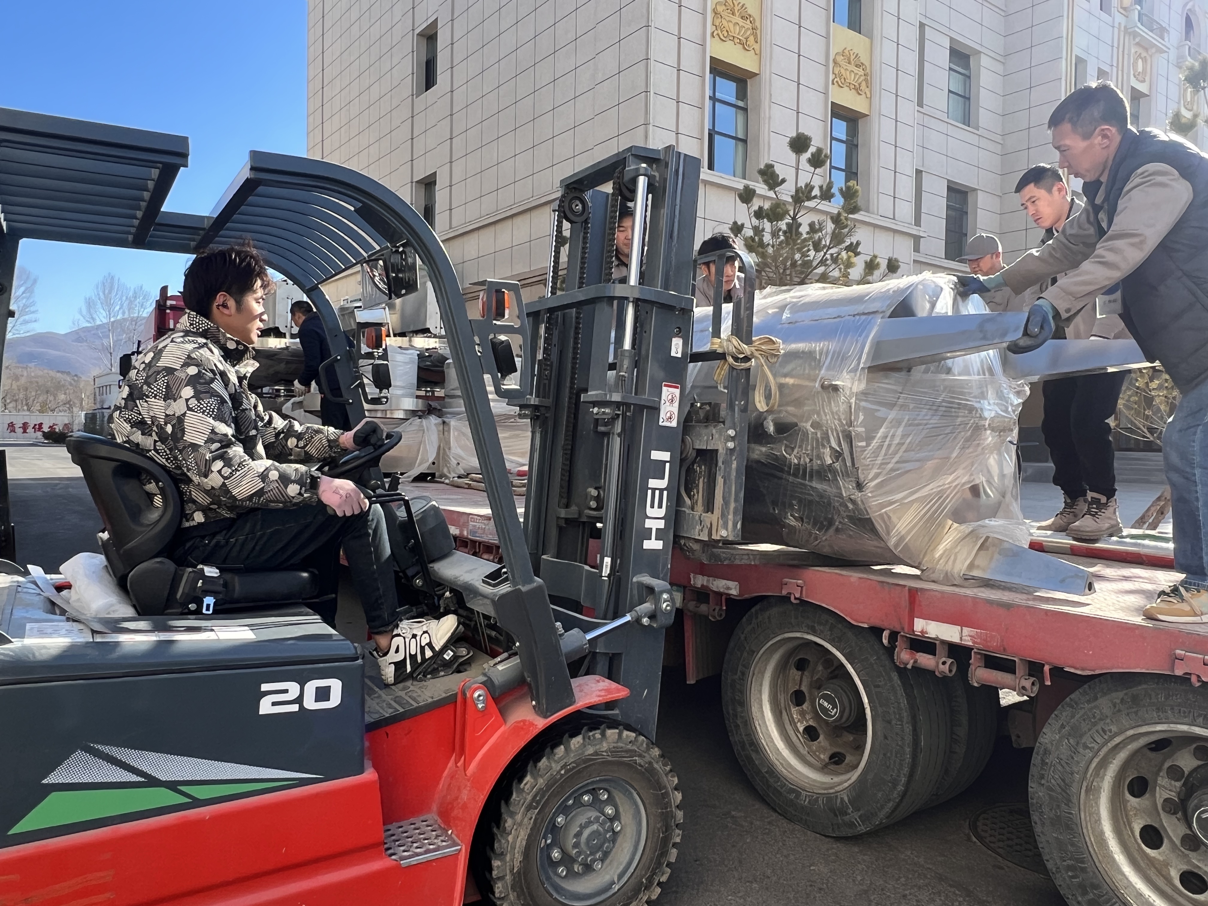 汪清县重点项目按下“快进键”助力医药健康食品产业高质量发展(图2)