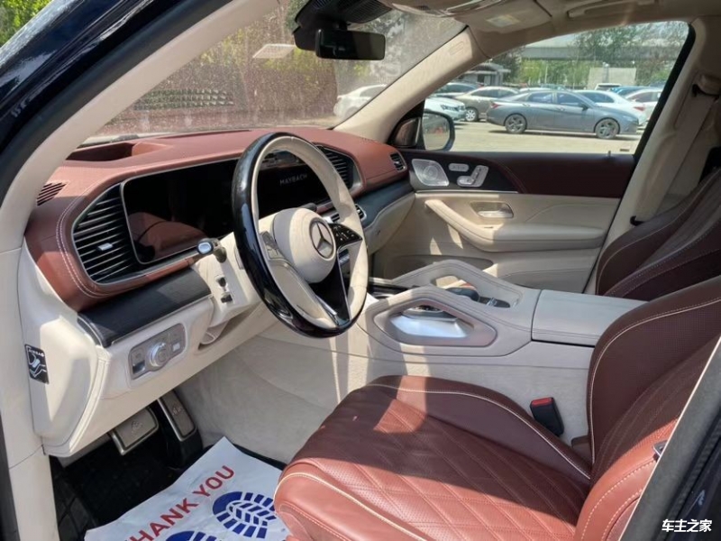 2024款迈巴赫GLS600展厅现车290万促销(图2)