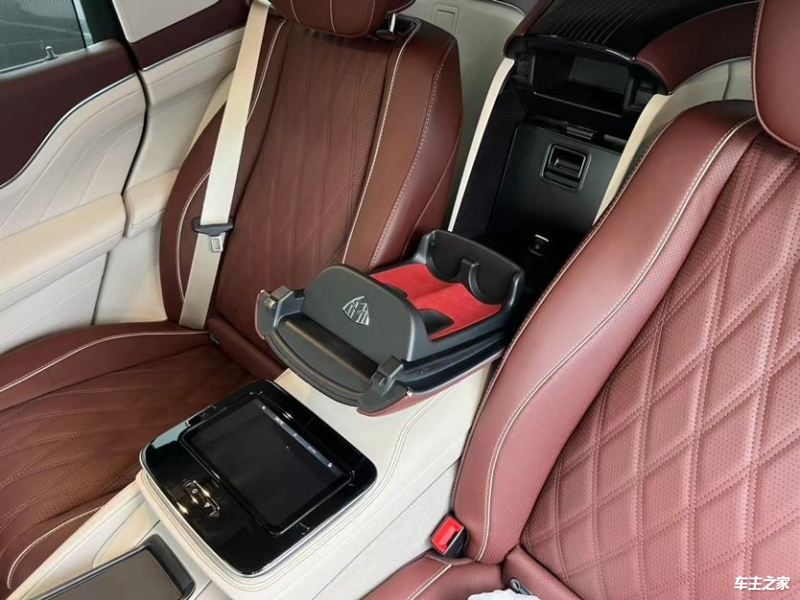 纯进口2024款迈巴赫奔驰GLS600国六现车(图2)