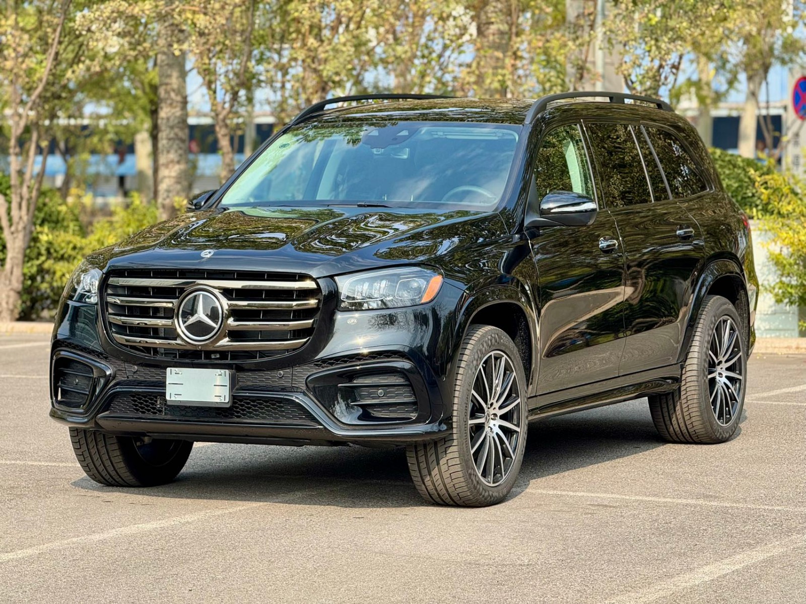 2024款奔驰GLS450现车新年送豪礼10X万提车售全国(图1)