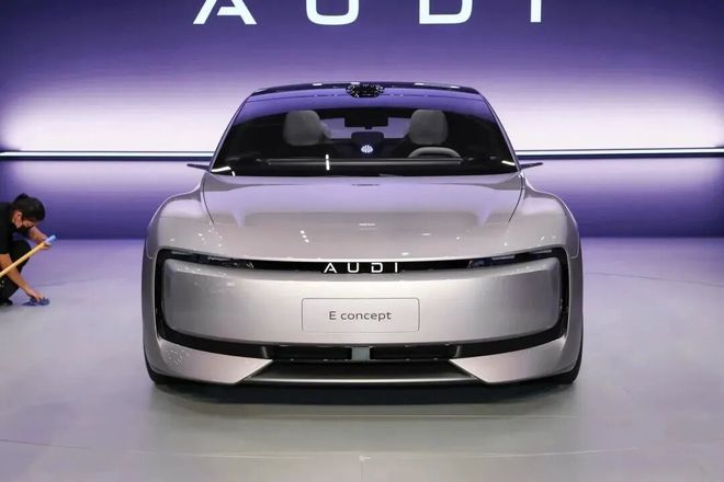 AUDIE首款SUV概念车亮相！(图3)