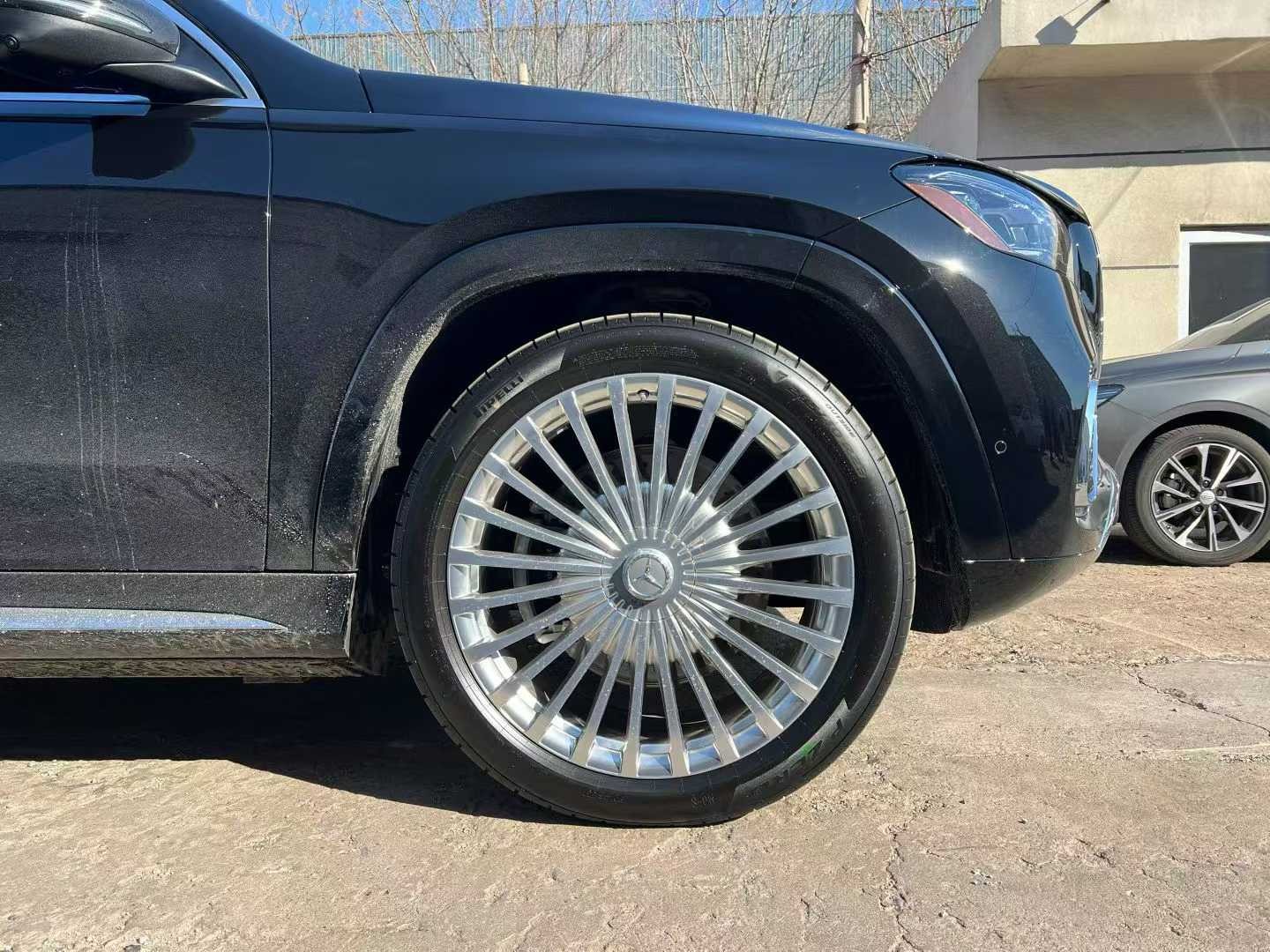 2024款奔驰迈巴赫GLS600争做SUV先锋(图3)