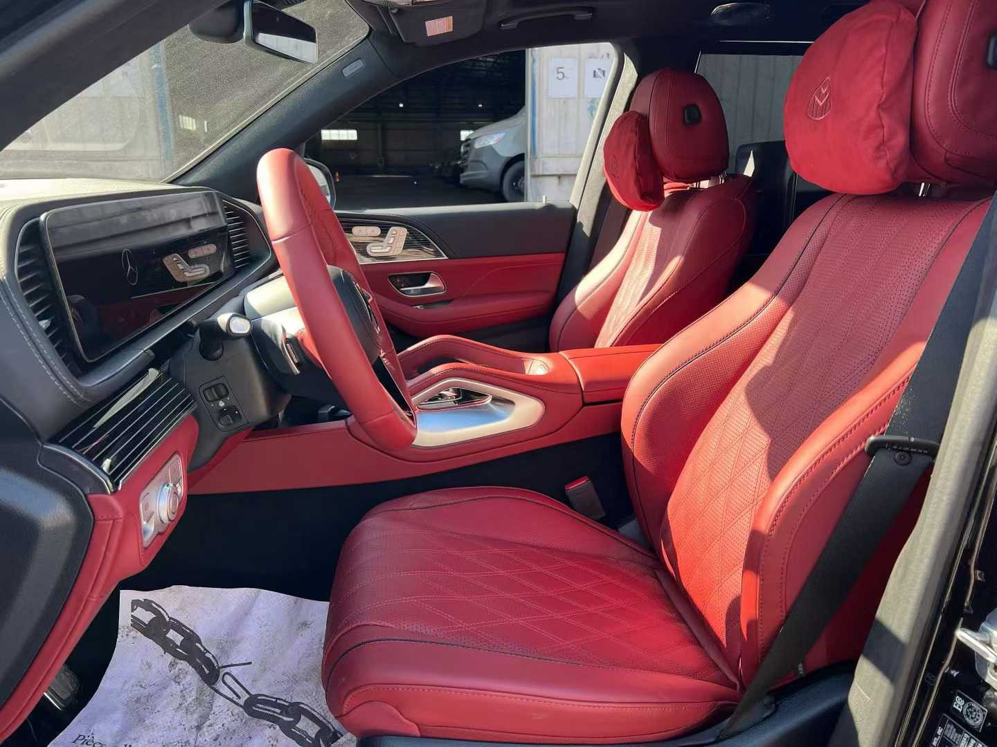 2024款奔驰迈巴赫GLS600争做SUV先锋(图2)