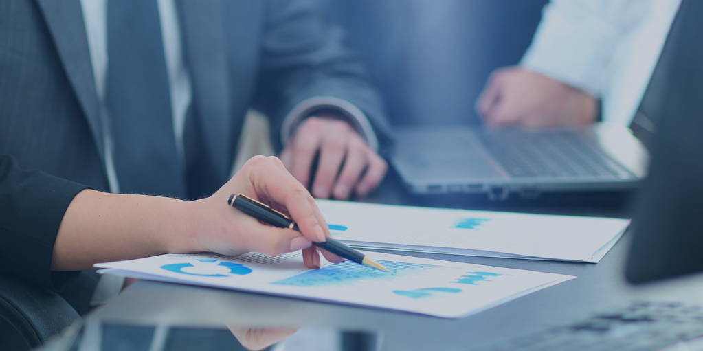 现在大屏前端开发的主流方式是什么？(图1)